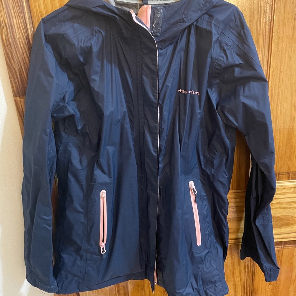 Vineyard vines rain coat size medium
